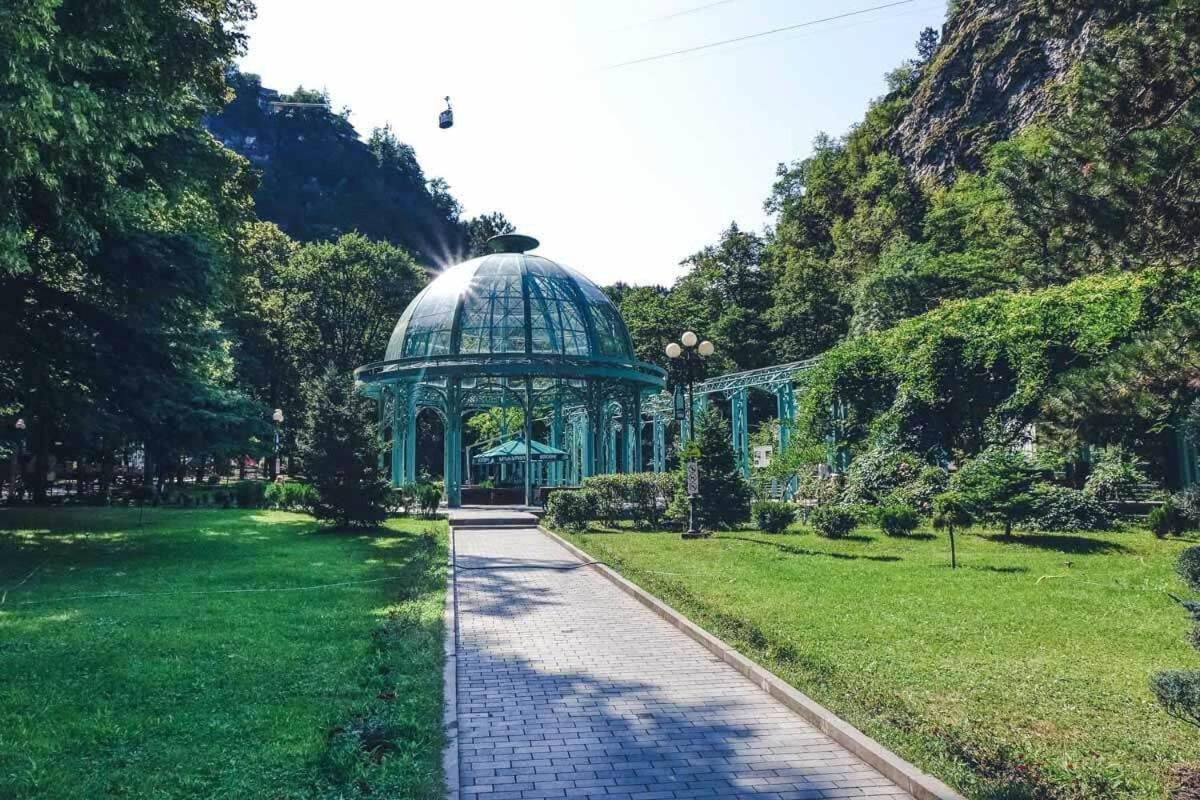 Vaniko'S Guesthouse Borjomi Luaran gambar